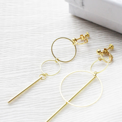 幾何。簡約雙圈黃銅長耳環 NO.3 耳針純銀 DOUBLE CIRCLE DANGLE EARRING NO.3 第1張的照片