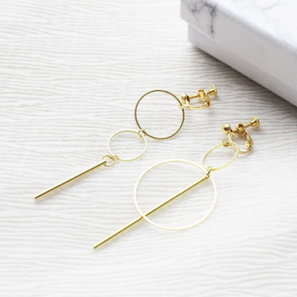 幾何。簡約雙圈黃銅長耳環 NO.3 耳針純銀 DOUBLE CIRCLE DANGLE EARRING NO.3 第2張的照片