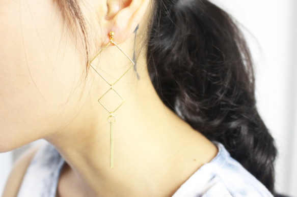 幾何。簡約方框黃銅長耳環 耳針純銀 GEOMETRIC SQUARE DANGLE EARRING 第9張的照片