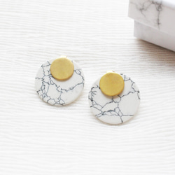 幾何。黃銅白松石大耳環 耳針純銀 LARGE BRASS DISC HOWLITE STUDS 第4張的照片