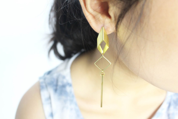 幾何。菱形黃銅長耳環 耳針純銀 RHOMBUS DANGLE EARRING 第3張的照片