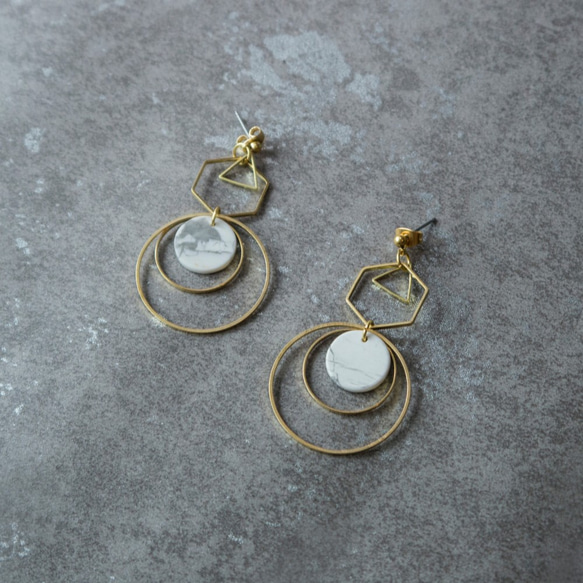 幾何。黃銅天然白松石圓片耳環  BRASS HOWLITE DANGLE EARRING 第3張的照片