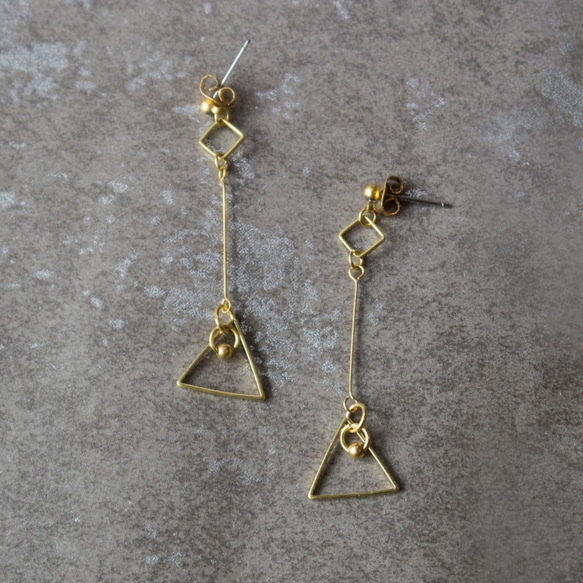 幾何。幾何黃銅細緻長耳環 BRASS GEOMETRIC DANGLE EARRING 第1張的照片