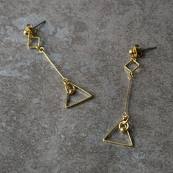 幾何。幾何黃銅細緻長耳環 BRASS GEOMETRIC DANGLE EARRING 第2張的照片