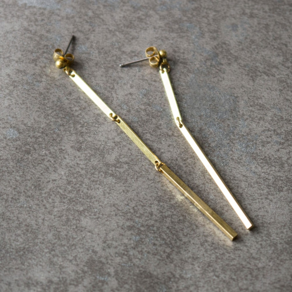 幾何。黃銅長耳環 BRASS DANGLE EARRING 第3張的照片