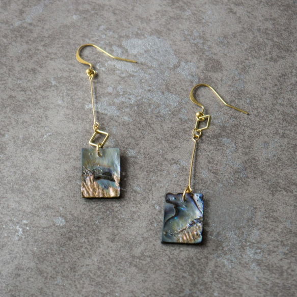 幾何。黃銅鮑魚貝片方片長耳環 BRASS BLACK SHELL DANGLE EARRING 第2張的照片