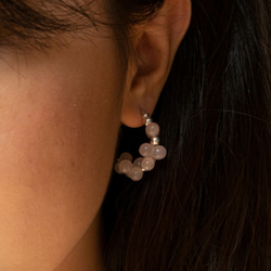 春の意味。ピンククリスタルハーフサークルピアスROSE QUARTZ CRYSTAL EARRING 6枚目の画像