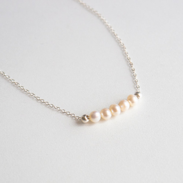 春意。珍珠簡約鎖骨鏈 PEARL BASIC NECKLACE 第3張的照片