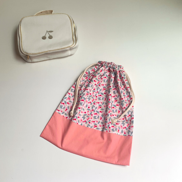 チェリードロップ　巾着袋　リバティのハンドメイド ◇4サイズ◇ リバティ チェリードロップ 巾着 体操服袋・お着替え袋