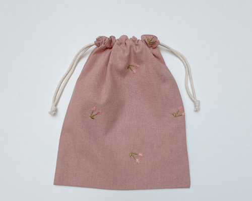 ハンドメイド✳︎ マチあり巾着　さくらんぼ刺繍　くすみピンク 1_ce62bdeb82e896b540bda374483a