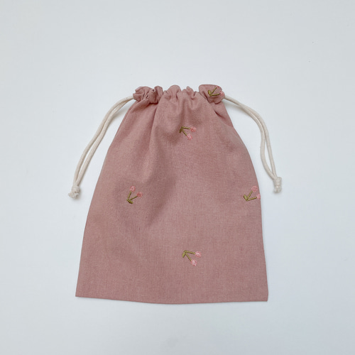 ハンドメイド✳︎ マチあり巾着　さくらんぼ刺繍　くすみピンク ♡選べるサイズ♡さくらんぼ刺繍の巾着袋 くすみピンク×パステル
