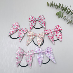 リバティ ちょうちょリボン ヘアゴム ⌘ アシュテッド いちご柄