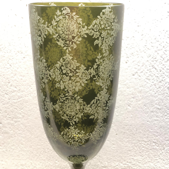 ダイア花柄の手彫りガラス 8枚目の画像