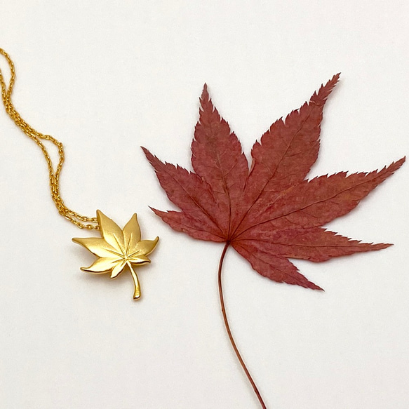 メープルリーフ18Kネックレス ゴールド 秋のメープルリーフ|エレガントな18 Kダムゴールドネックレス