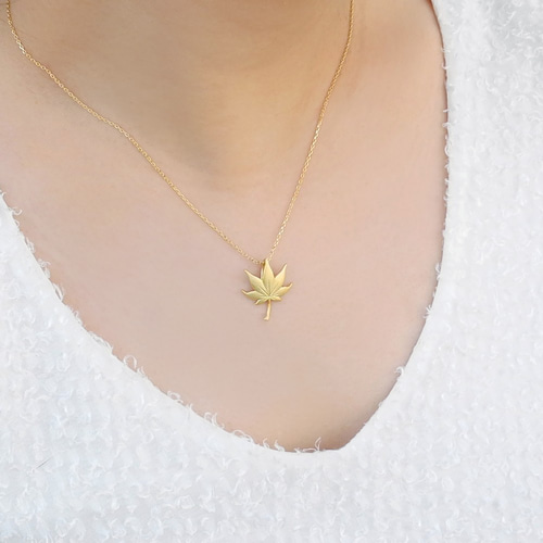 メープルリーフ18Kネックレス ゴールド 秋のメープルリーフ|エレガントな18 Kダムゴールドネックレス