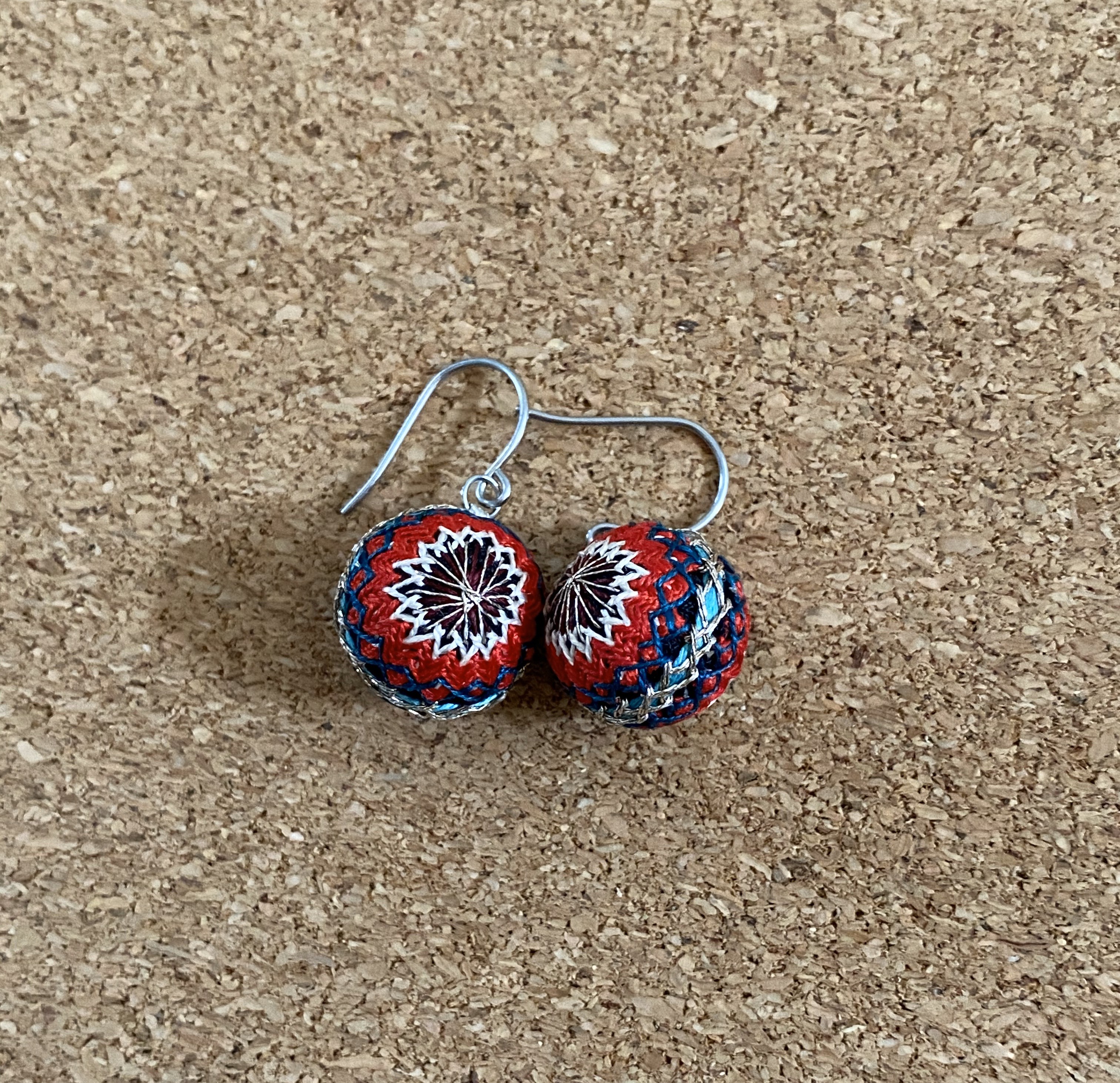 【送料無料】小手まりのシンプル大人ピアスkomachi-こまち- ステンレスフック