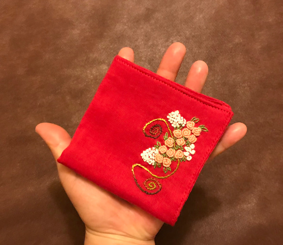 ポシェットなどに！小さめサイズの刺繍ハンカチ♪ 2枚目の画像