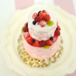 【ミニチュア】二段フランボワーズケーキ♡ハートのイチゴがキラリ♡ 2枚目の画像
