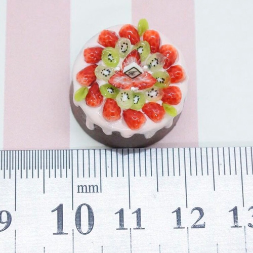 ミニチュア苺のホールケーキセット 1_5f1f91f95d32179bb15ac7322163