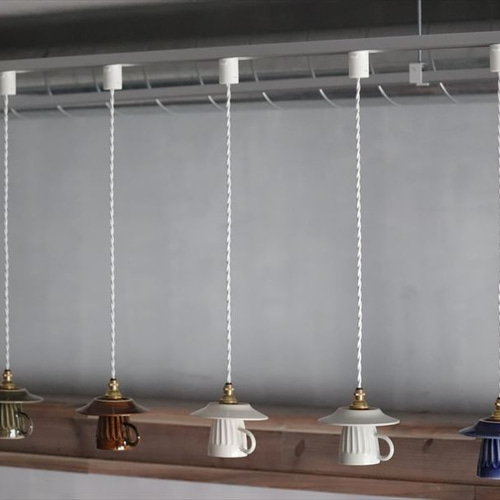 カップとソーサーの照明 ／ LED照明器具 ／ シャーベット（水色）／ 引