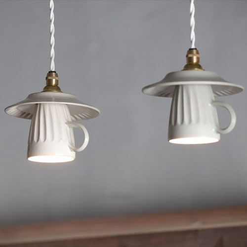 カップとソーサーの照明 ／ LED照明器具 ／ シャーベット（水色