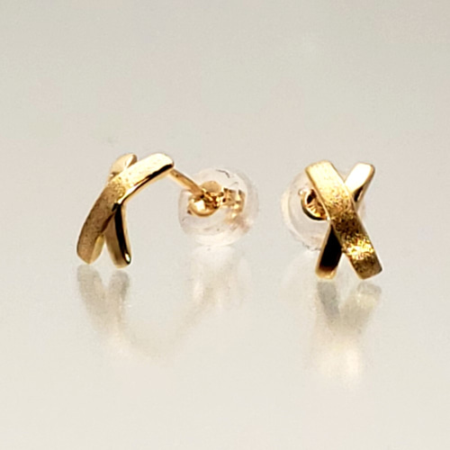 K10イエローゴールドクロスモチーフピアス ピアス（スタッド・一粒