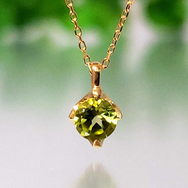 K18（刻印入）ペリドットネックレス可憐に爽やかに