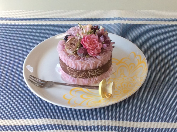 新作♡ちいさなお花＊桜色のケーキ(プリザーブド＆アーティフィシャルフラワー） 2枚目の画像
