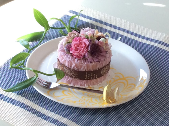 新作♡ちいさなお花＊桜色のケーキ(プリザーブド＆アーティフィシャルフラワー） 3枚目の画像