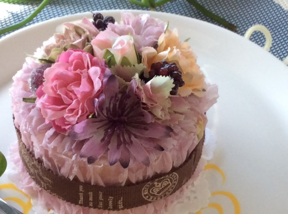 新作♡ちいさなお花＊桜色のケーキ(プリザーブド＆アーティフィシャルフラワー） 4枚目の画像