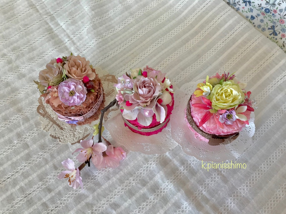 お花のケーキ３個セット　プリザーブドフラワー:アーティフィシャルフラワー 2枚目の画像