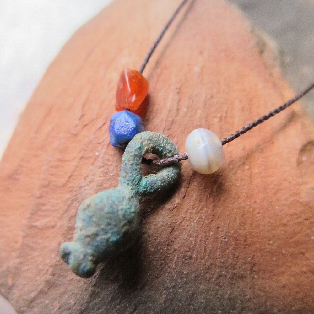 アンティーク　緒　ルリスタン青銅　＋　古代玉　３玉　ネックレス　千世 chitose