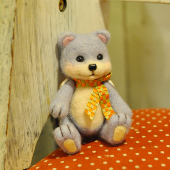 羊毛氈藍莓泰迪熊 第1張的照片