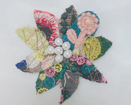 ミナペルホネン かけら カケラ ブローチ コサージュ おてんば 通販