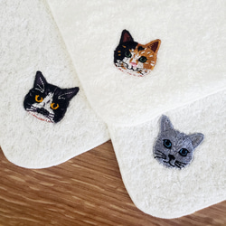 猫さん刺繍の白い泉州ハンカチタオル♬ 2枚目の画像