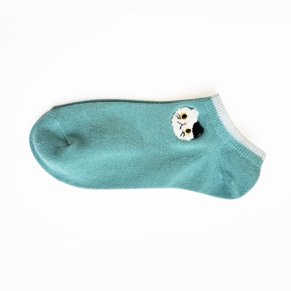 ふわふわパイル猫さん刺繍のシルク混ソックス『ミアMIA』在庫ブルー少量のみ 3枚目の画像