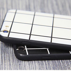 クール★グリッドパターン iPhoneケース モノトーン 可愛いリング付 2色 5枚目の画像