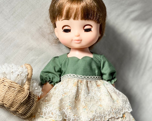 ソランちゃんサイズのお洋服 グリーンのエプロンワンピース レミン 