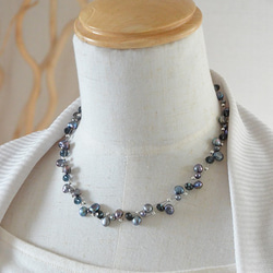 Necklace of the fresh water pearls and glass beads 第4張的照片