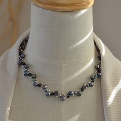 Necklace of the fresh water pearls and glass beads 第7張的照片