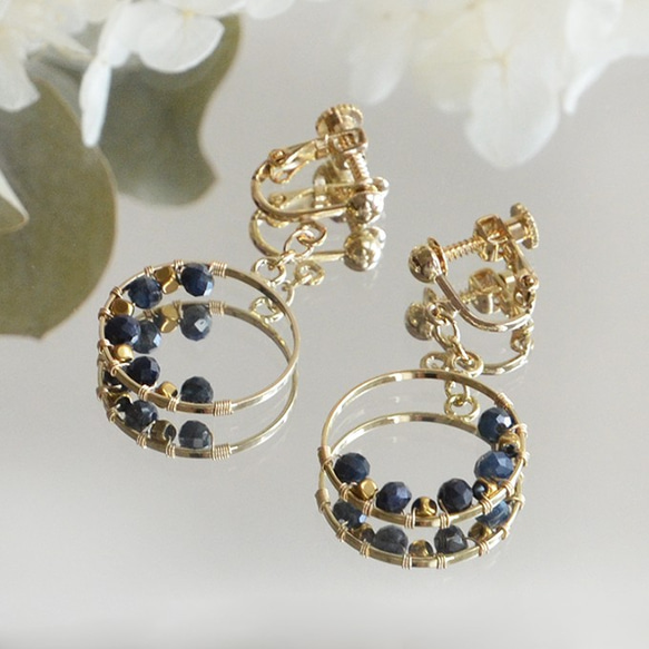 藍寶石和赤鐵礦圈式耳環 [穿孔] 第1張的照片