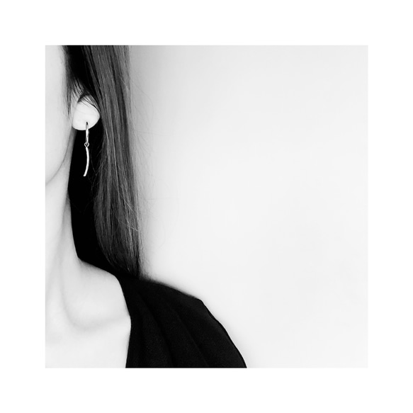NO.46 /フープイヤリング [カーブツイスト]　…メンズ ユニセックスデザイン…片耳オーダー可能 3枚目の画像