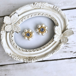SWAROVSKI crystal Lt サファイア/Fleur de coton（cotton）perle/ピアス 2枚目の画像