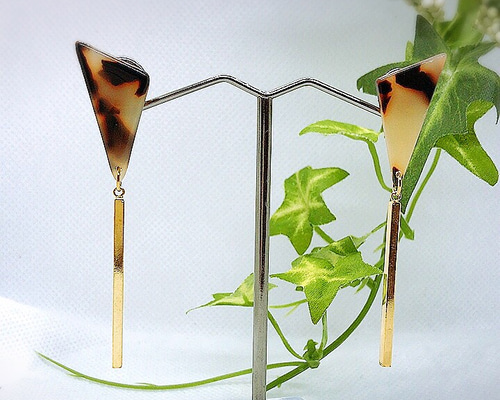 再✖️20再販♡大人気♡大ぶりトライアングルべっ甲ピアス♡004  