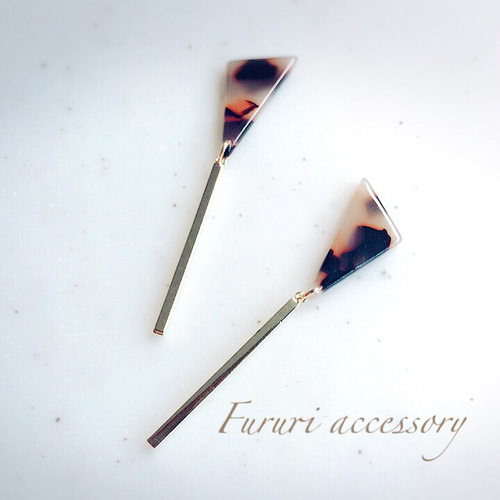 再✖️20再販♡大人気♡大ぶりトライアングルべっ甲ピアス♡004  