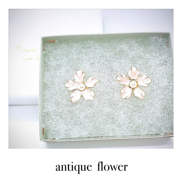 sold out antique  flower  pierce  小さめ  プレゼント 2枚目の画像