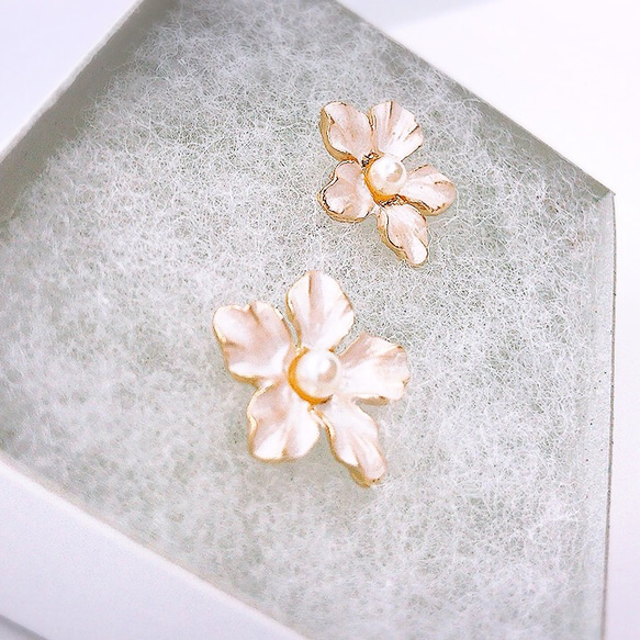 sold out antique  flower  pierce  小さめ  プレゼント 6枚目の画像