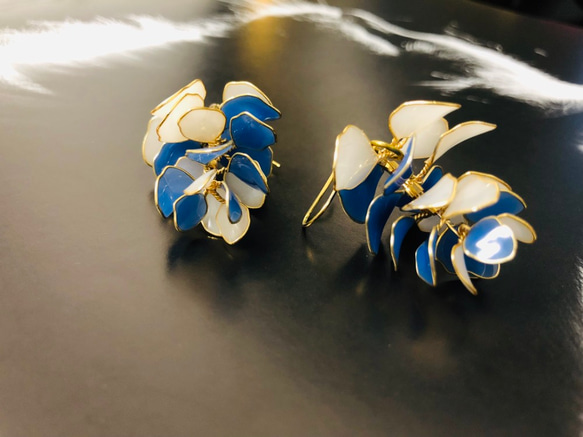 藍與白［元素精靈］手工耳環/Earrings/Resin/耳環/水晶膠/925純銀/情人節禮物 第3張的照片