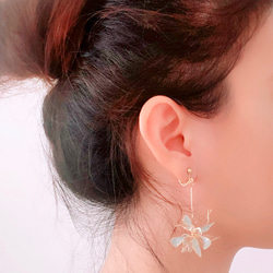 翻轉的旋律 [元素精靈］手工耳環/Earrings/Resin/樹脂耳環/水晶花/925純銀/情人節禮物 第4張的照片