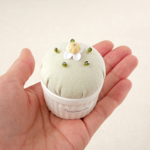 ストロベリーのピンクッションカップケーキ（まち針5本付） その他